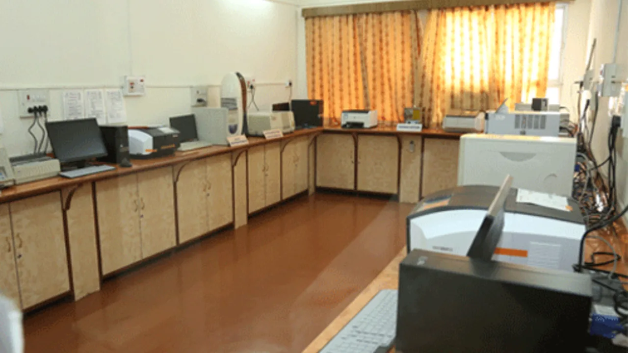 Campus of KLE College of Pharmacy, Bengaluru