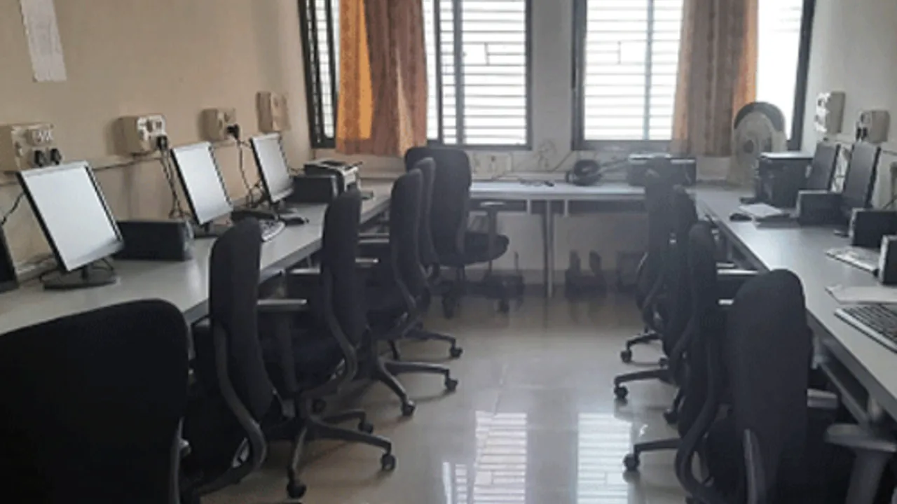 Campus of KLE College of Pharmacy, Bengaluru