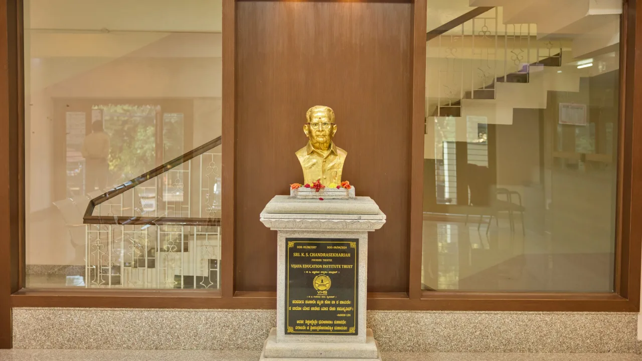 Campus of Vijaya High School, Jayanagar
